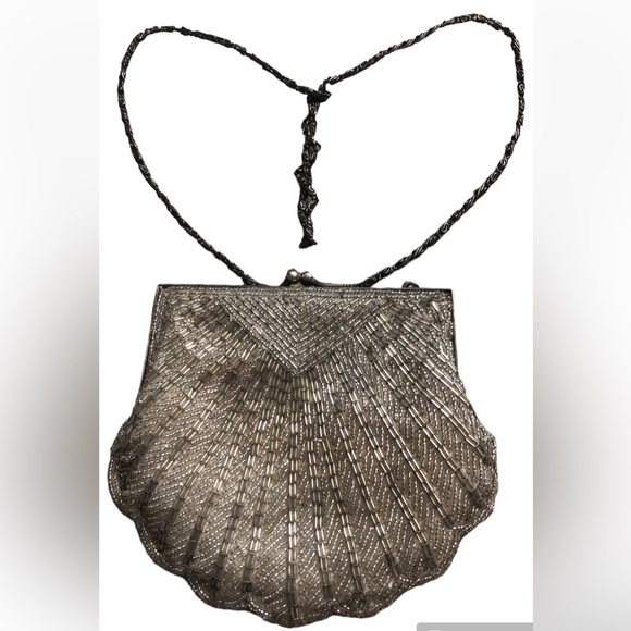 Carlo Fellini Handbags - Carlo Fellini Vintage Shell Beaded Bag/Clutch